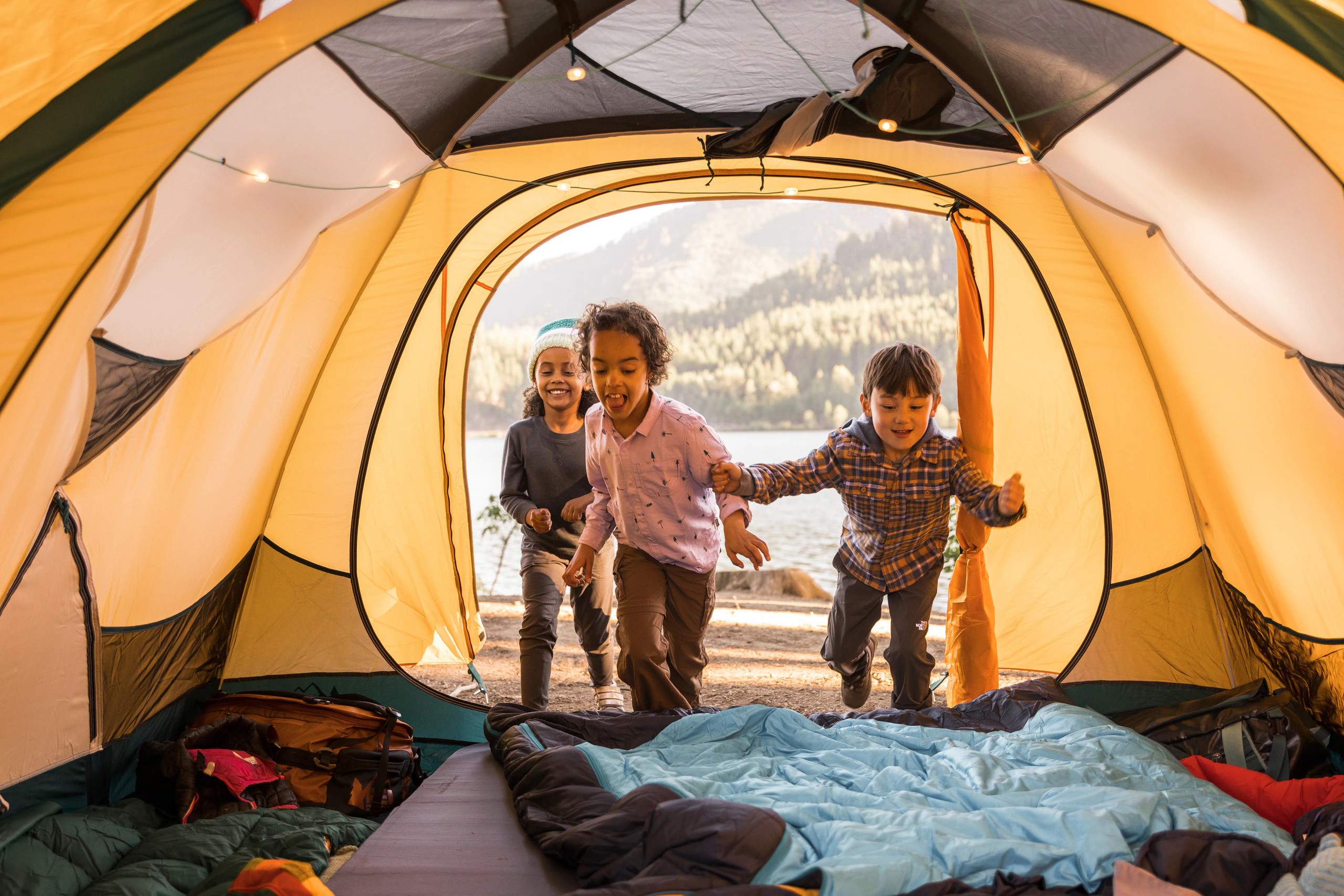 Kid Friendly Camping Tips for First Time Parents (1)